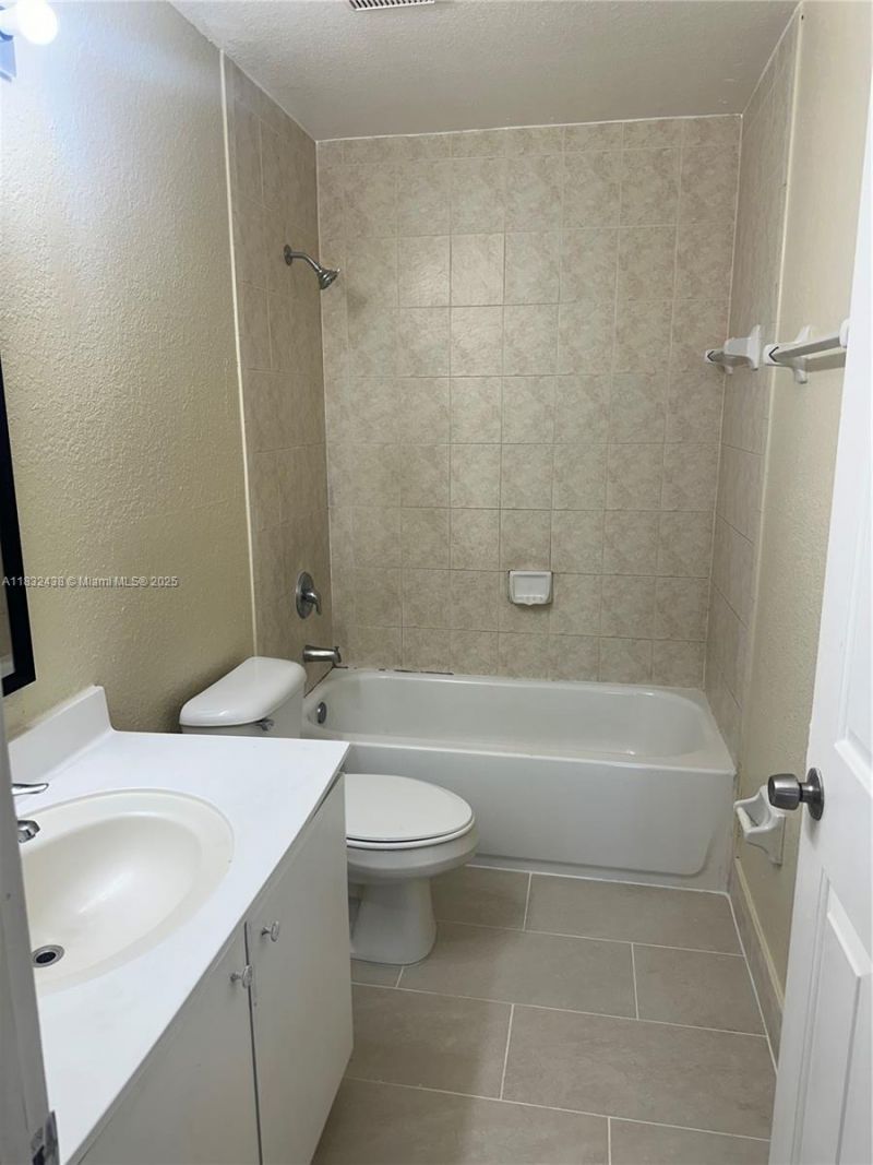 2834 SE 16th Ave, Unit 111, Homestead, FL 33035 Photo