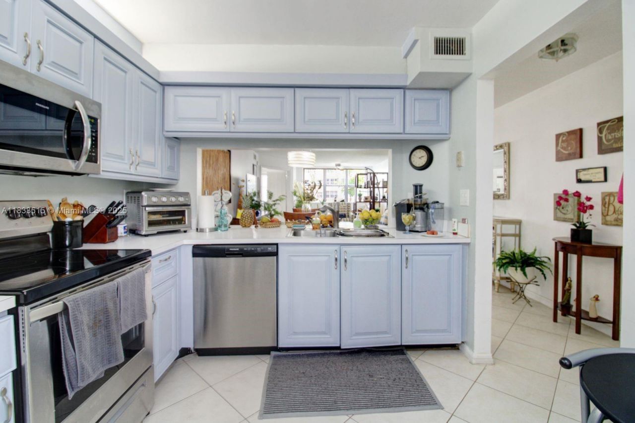 2524 NW 104th Ave, Unit 101, Sunrise, FL 33322 Photo