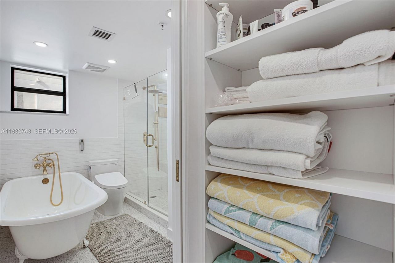 1621 Collins Ave, Unit 504, Miami Beach, FL 33139 Photo