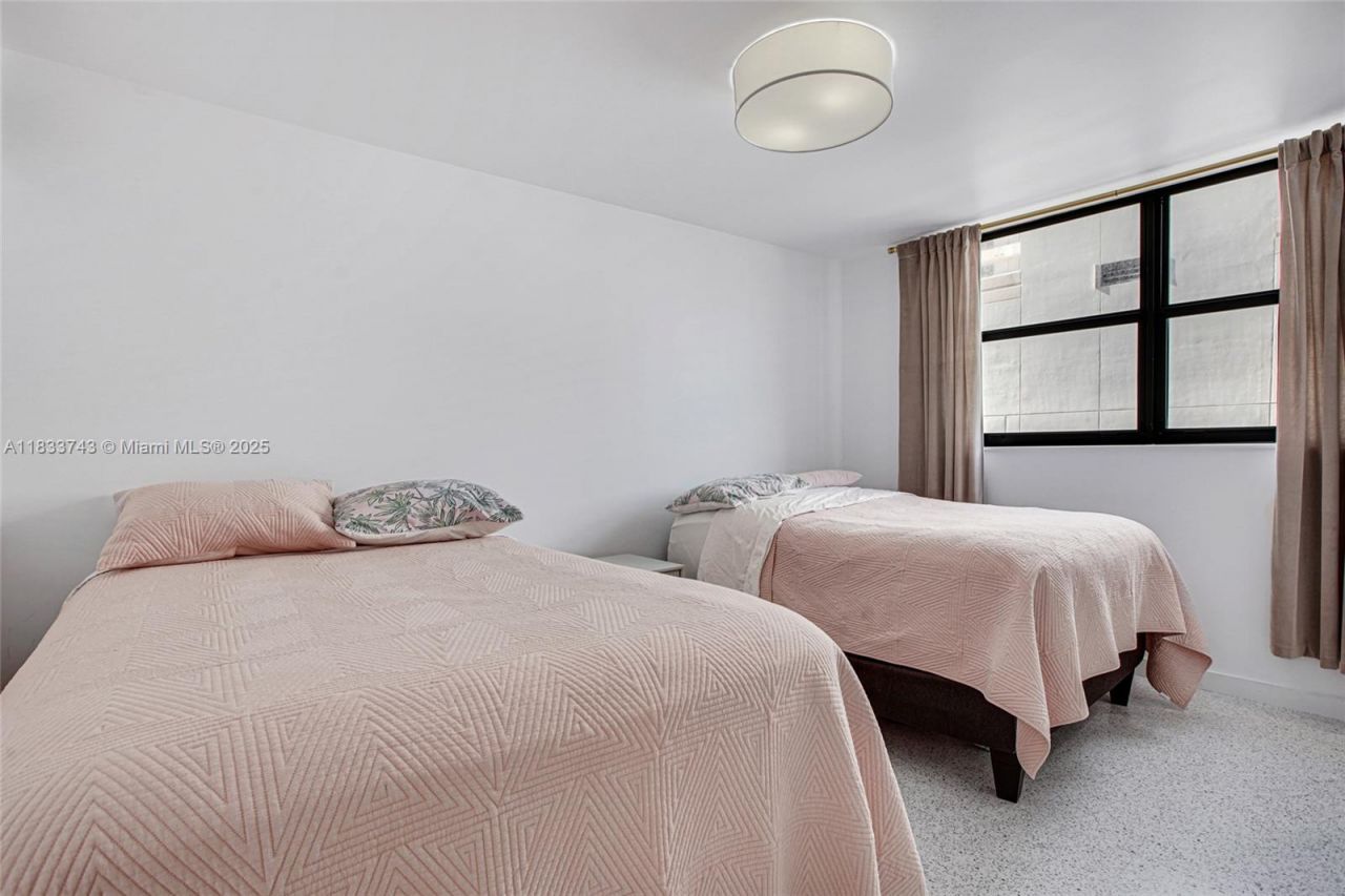 1621 Collins Ave, Unit 504C, Miami Beach, FL 33139 Photo