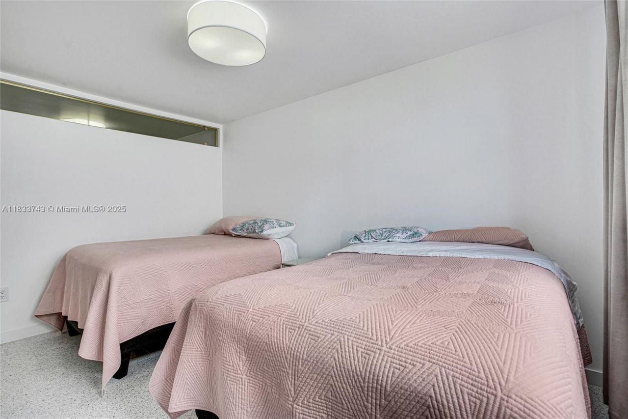 1621 Collins Ave, Unit 504C, Miami Beach, FL 33139 Photo