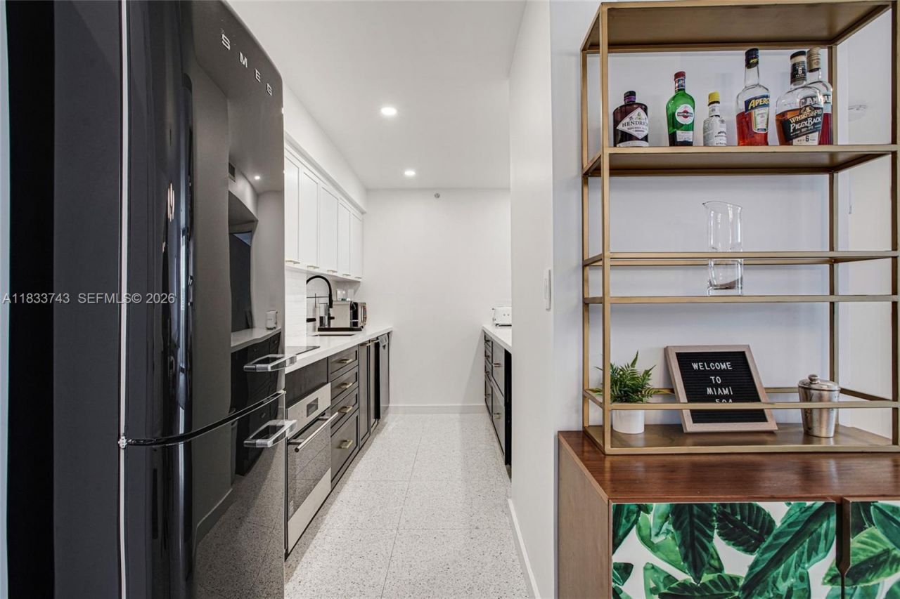 1621 Collins Ave, Unit 504, Miami Beach, FL 33139 Photo