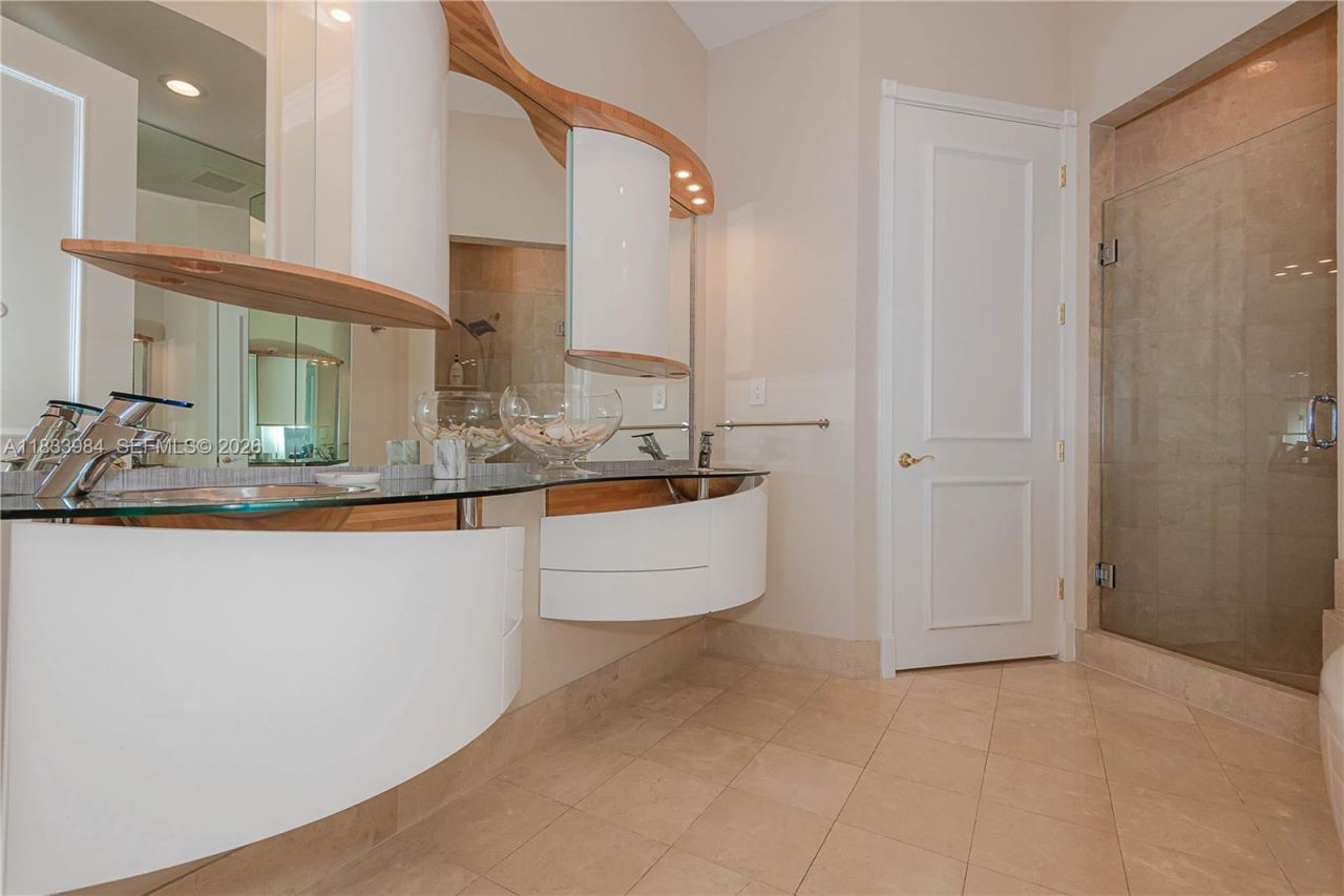 18101 Collins Ave, Unit PH5104, Sunny Isles Beach, FL 33160 Photo