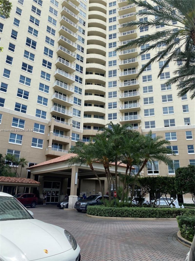 19501 W Country Club Dr, Unit 1611, Aventura, FL 33180 Photo