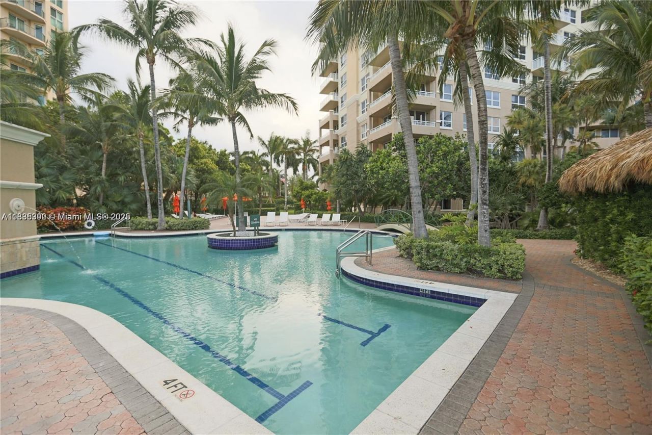 19501 W Country Club Dr, Unit 1611, Aventura, FL 33180 Photo