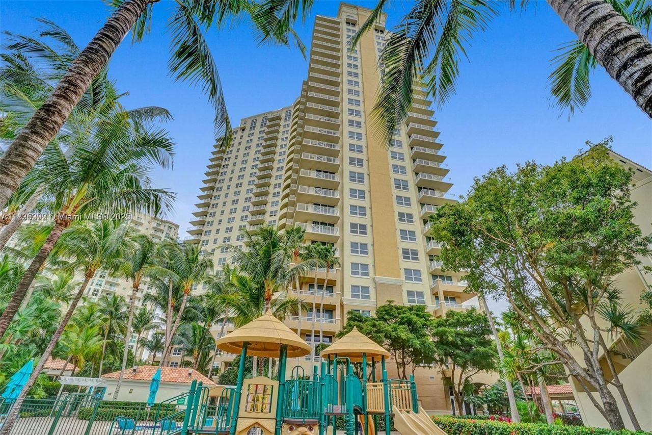 19501 W Country Club Dr, Unit 1611, Aventura, FL 33180 Photo