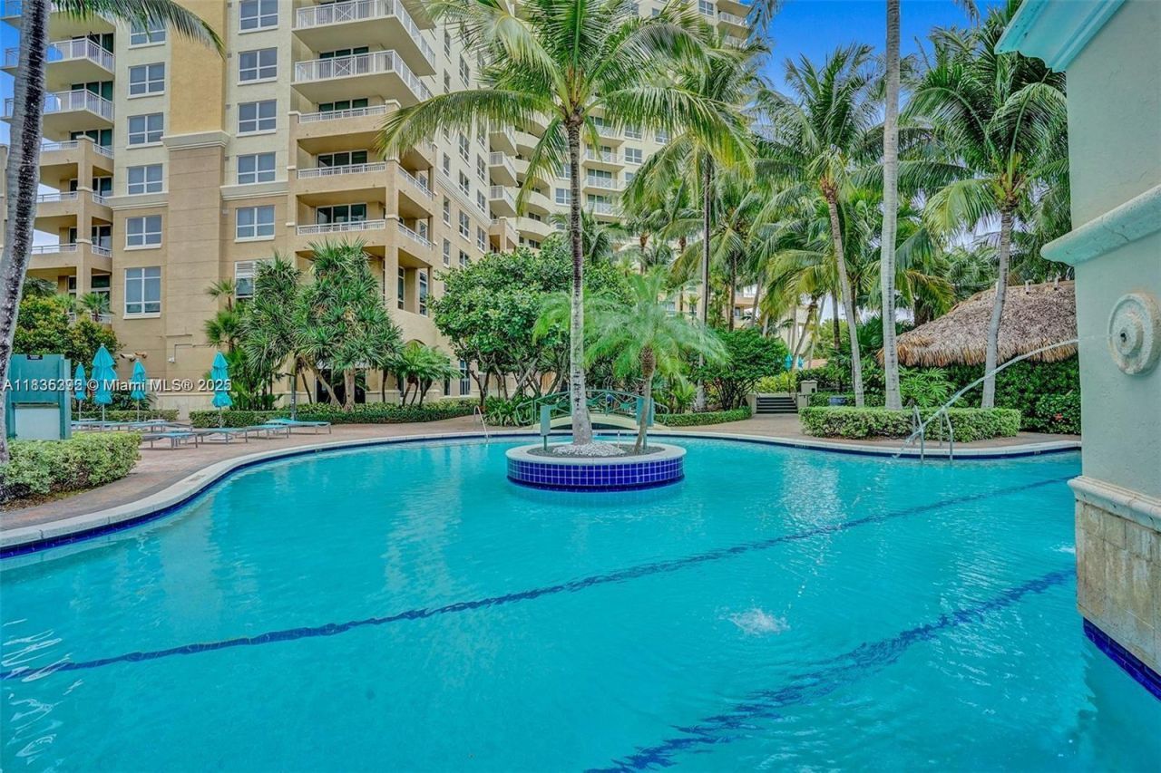 19501 W Country Club Dr, Unit 1611, Aventura, FL 33180 Photo