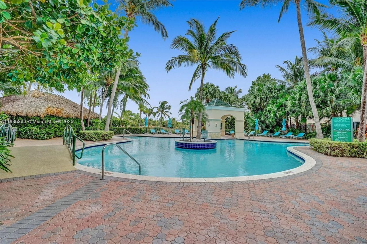 19501 W Country Club Dr, Unit 1611, Aventura, FL 33180 Photo