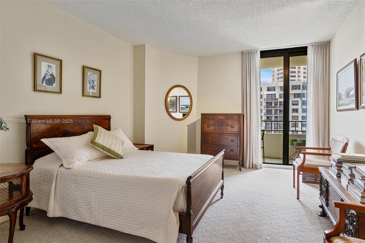 520 Brickell Key Dr, Unit A1404, Miami, FL 33131 Photo