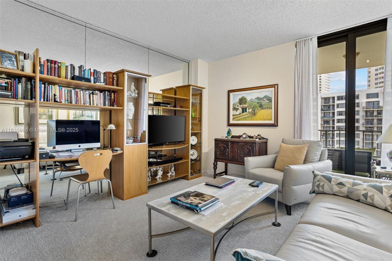 520 Brickell Key Dr, Unit A1404, Miami, FL 33131 Photo