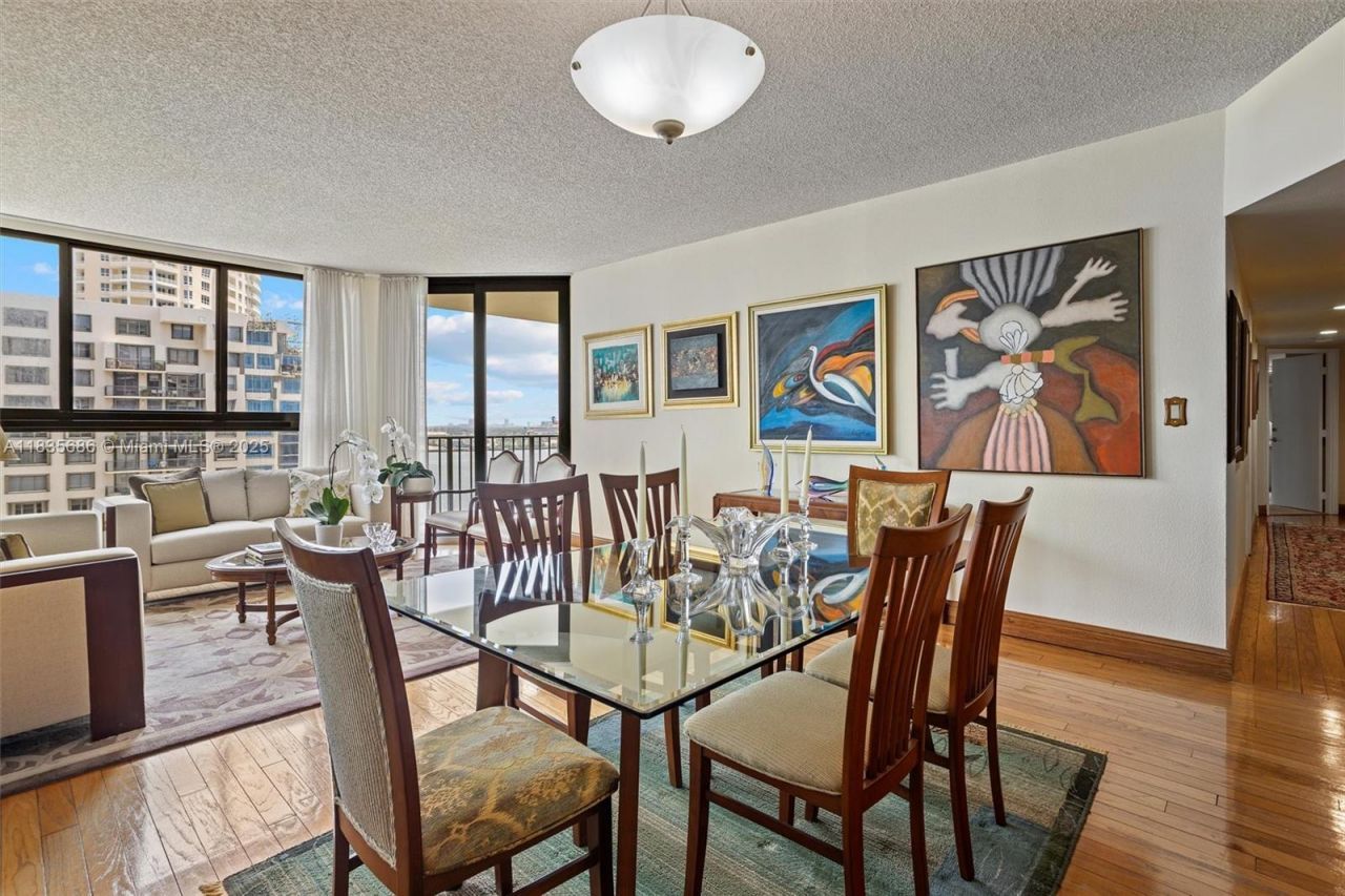 520 Brickell Key Dr, Unit A1404, Miami, FL 33131 Photo