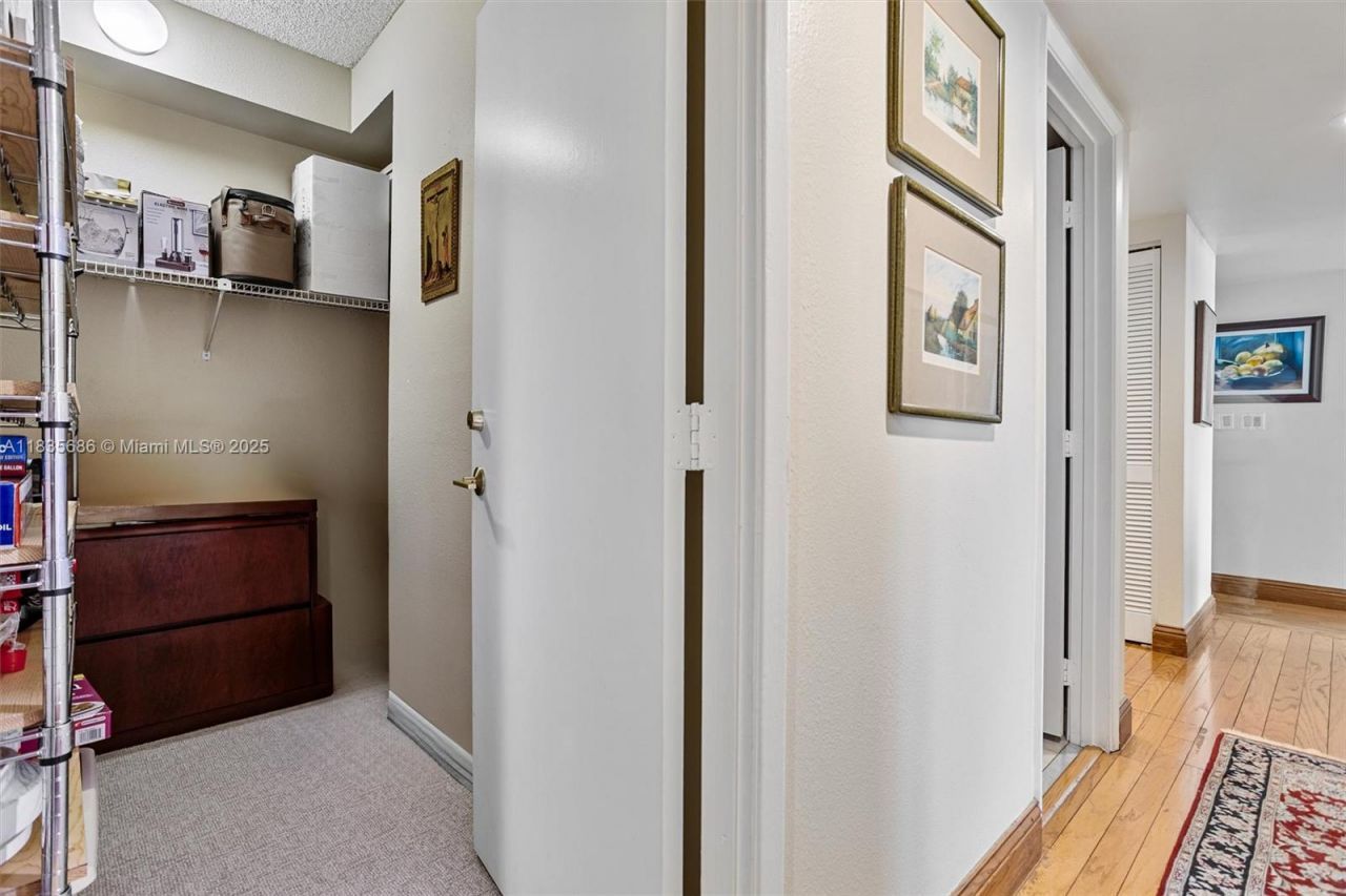 520 Brickell Key Dr, Unit A1404, Miami, FL 33131 Photo