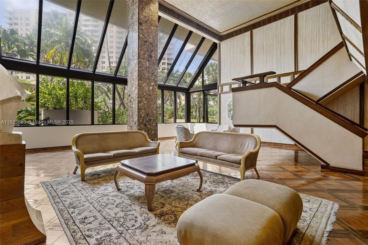 520 Brickell Key Dr, Unit A1404, Miami, FL 33131 Photo