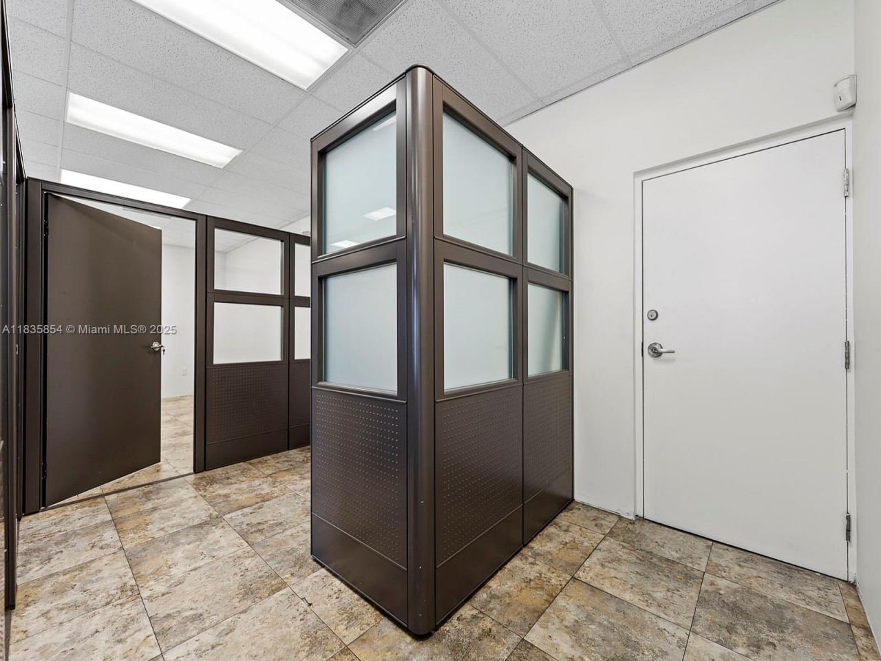 10900 NW 21st St, Unit 140, Sweetwater, FL 33172 Photo