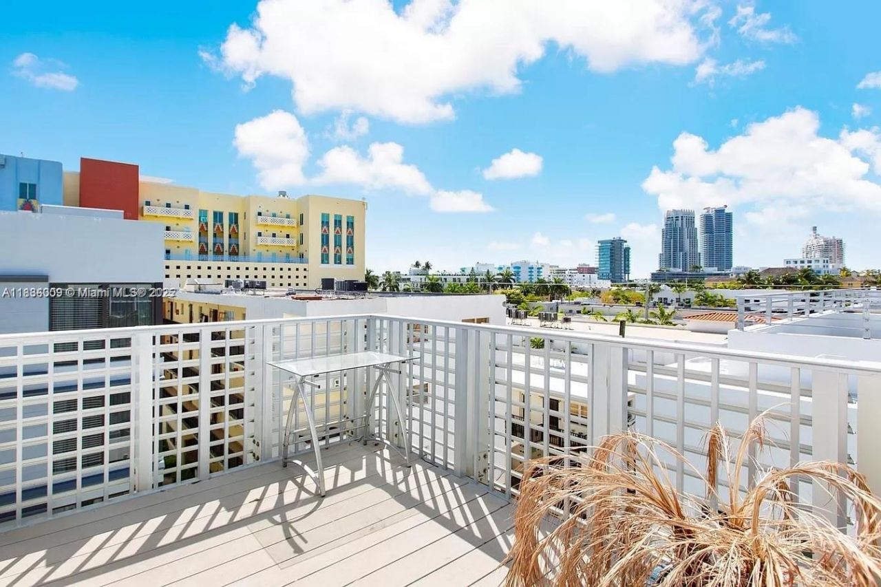 421 Meridian Ave, Unit 15, Miami Beach, FL 33139 Photo