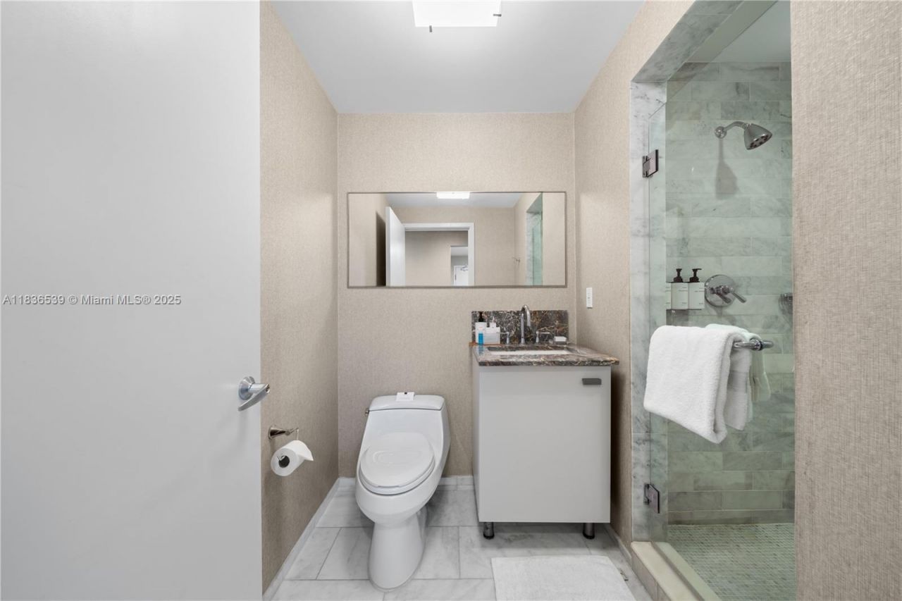 551 N Fort Lauderdale Beach Blvd, Unit R201, Fort Lauderdale, FL 33304 Photo