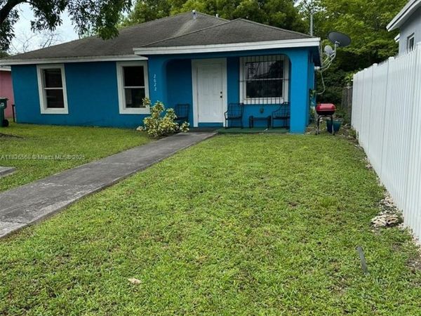 2622 NW 47th St, Miami, FL 33142