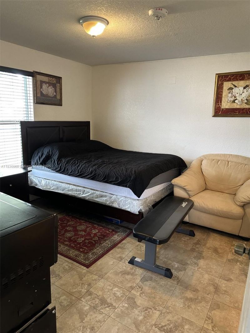 2622 NW 47th St, Miami, FL 33142 Photo