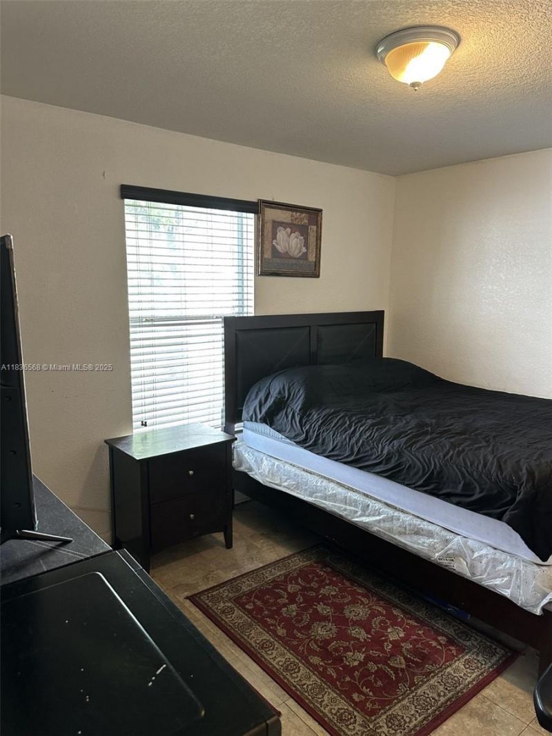 2622 NW 47th St, Miami, FL 33142 Photo