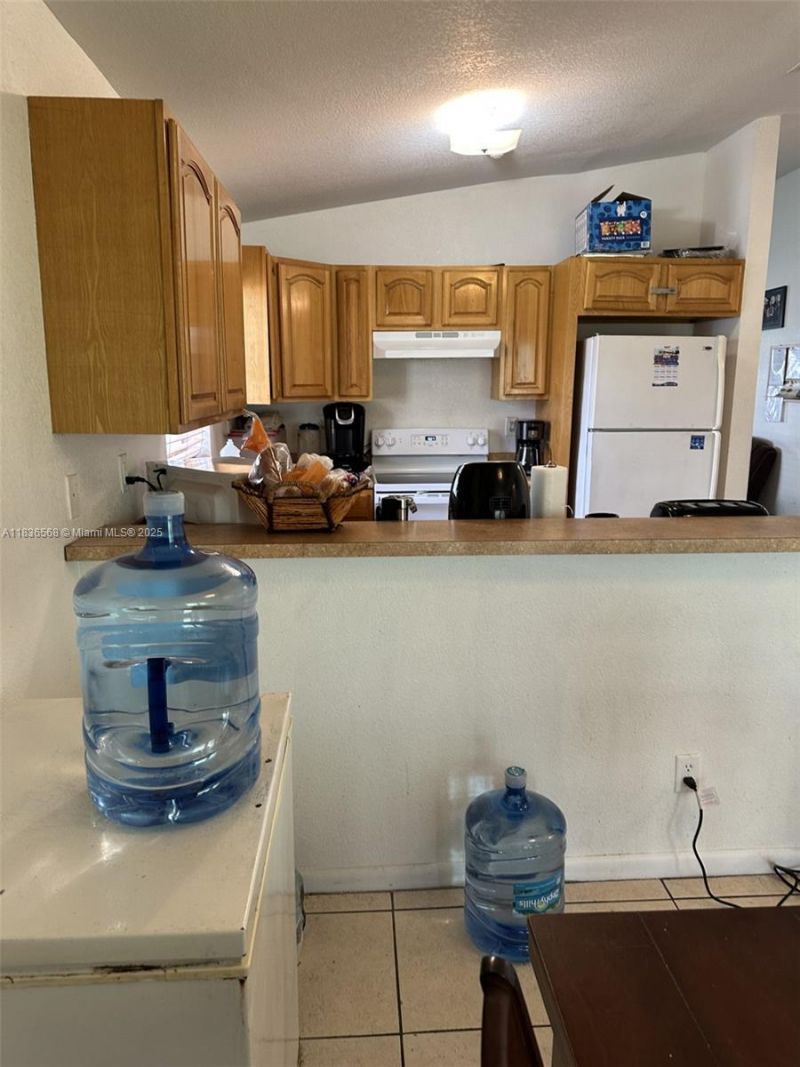 2622 NW 47th St, Miami, FL 33142 Photo