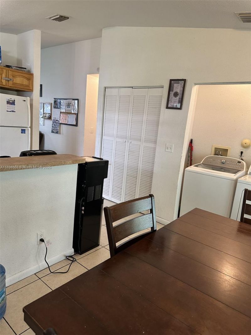 2622 NW 47th St, Miami, FL 33142 Photo