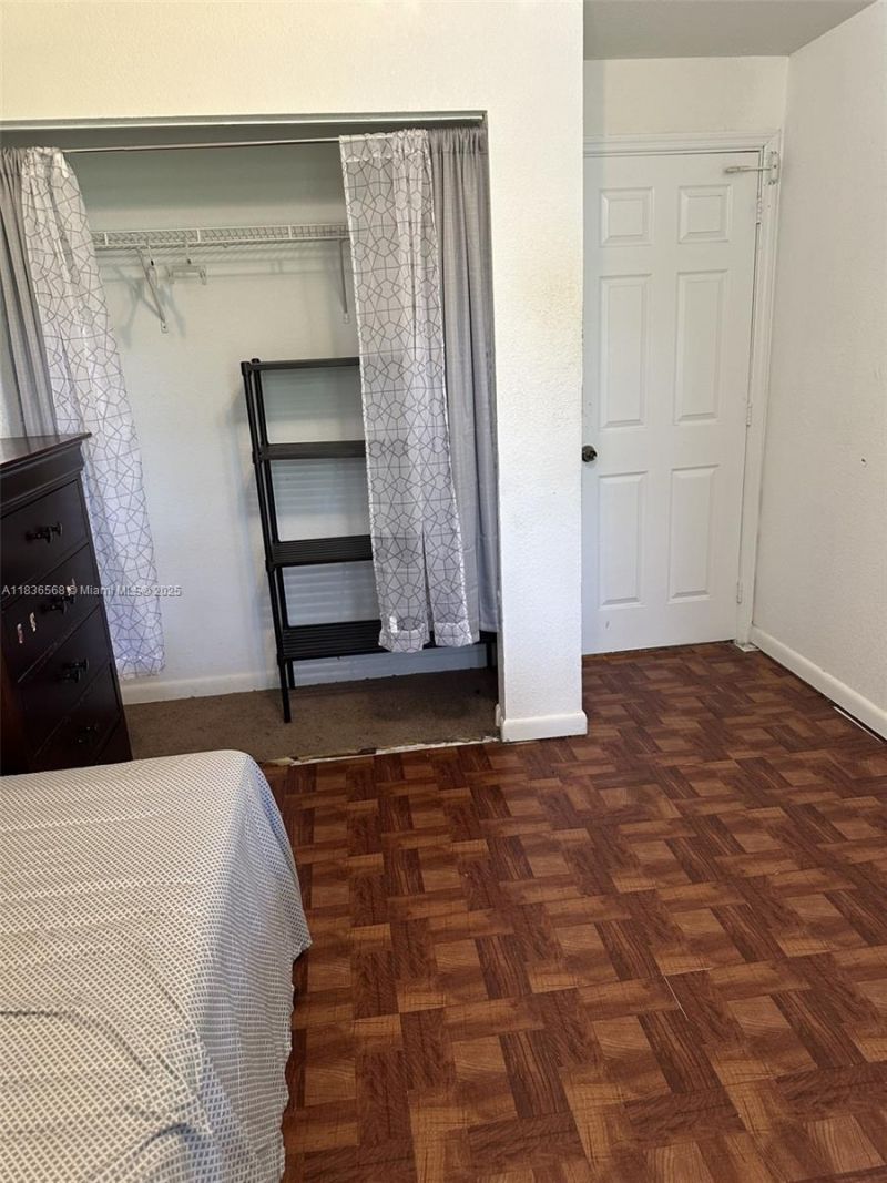 2622 NW 47th St, Miami, FL 33142 Photo