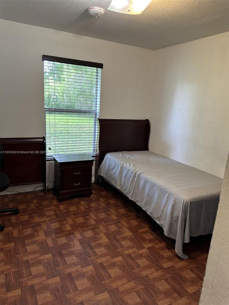 2622 NW 47th St, Miami, FL 33142 Photo