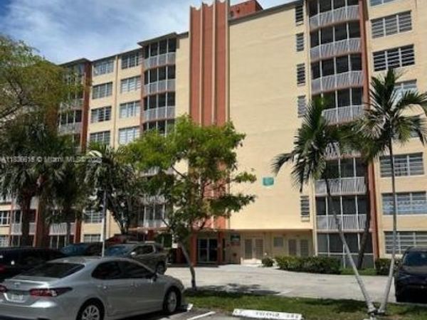 1780 NE 191st St, Unit 809-2, Miami, FL 33179