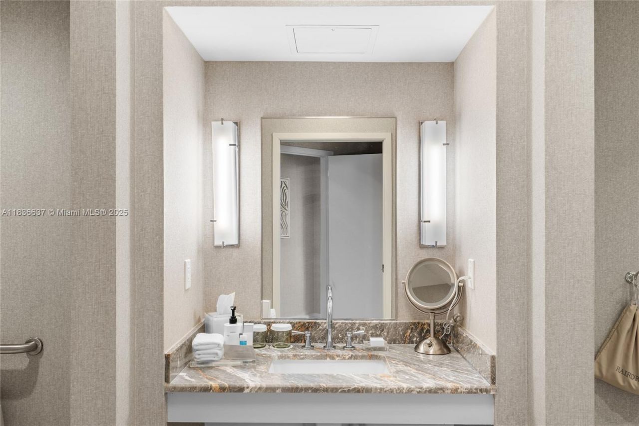 551 N Fort Lauderdale Beach Blvd, Unit R2205, Fort Lauderdale, FL 33304 Photo