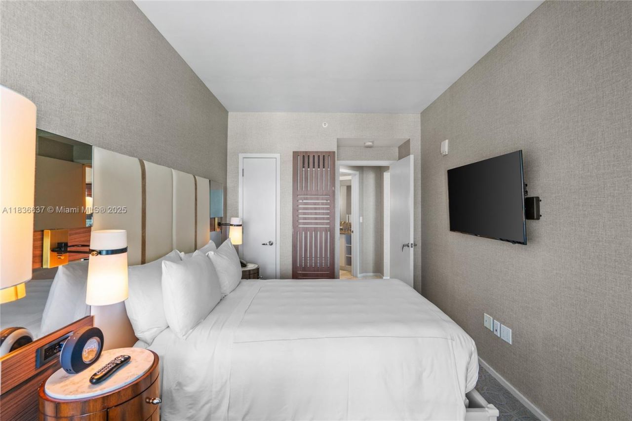 551 N Fort Lauderdale Beach Blvd, Unit R2205, Fort Lauderdale, FL 33304 Photo