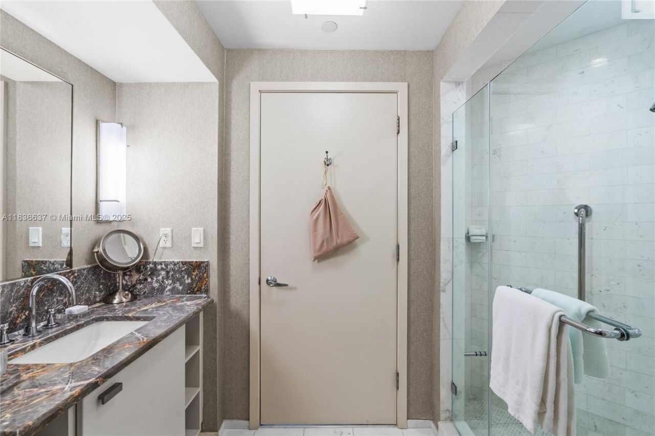 551 N Fort Lauderdale Beach Blvd, Unit R2205, Fort Lauderdale, FL 33304 Photo