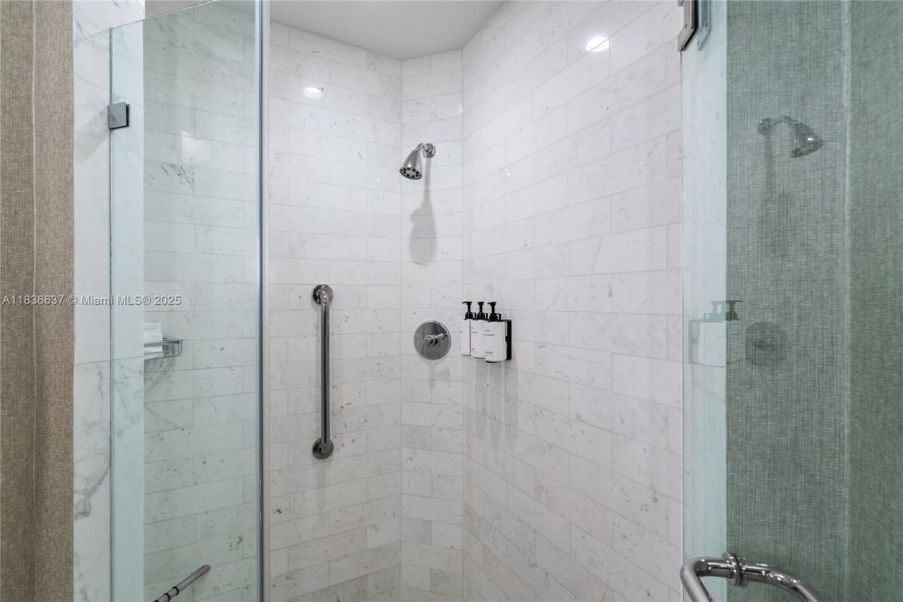 551 N Fort Lauderdale Beach Blvd, Unit R2205, Fort Lauderdale, FL 33304 Photo