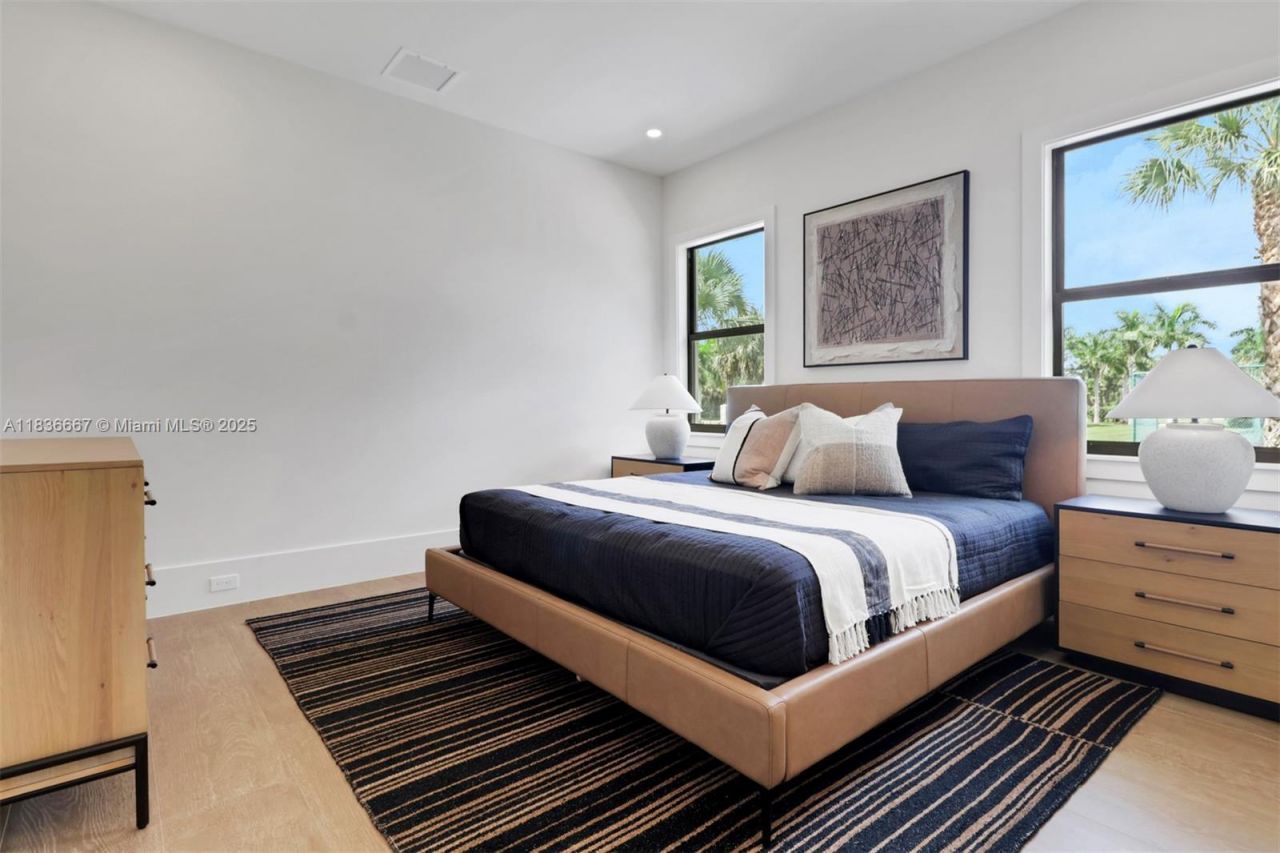 524 13th St Sw, Naples, FL 34117 Photo