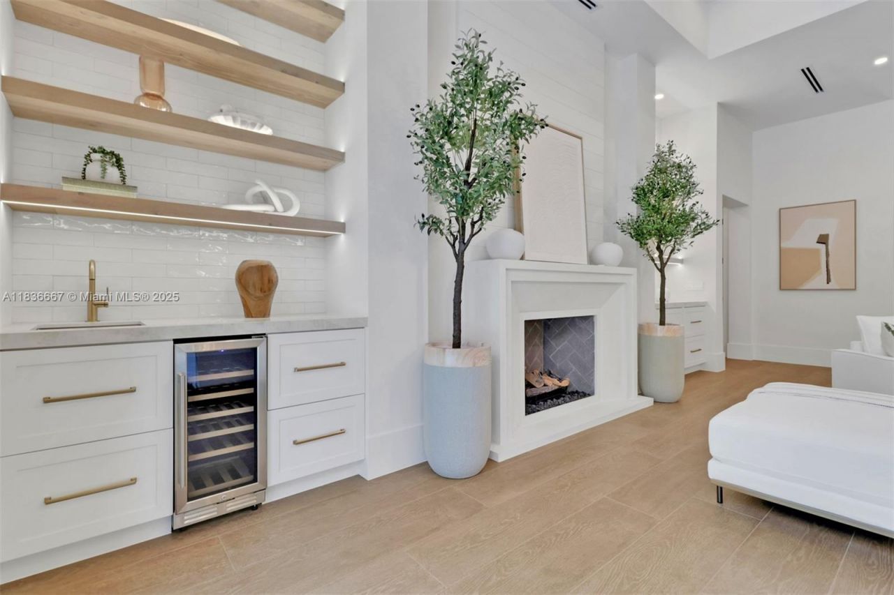 524 13th St Sw, Naples, FL 34117 Photo