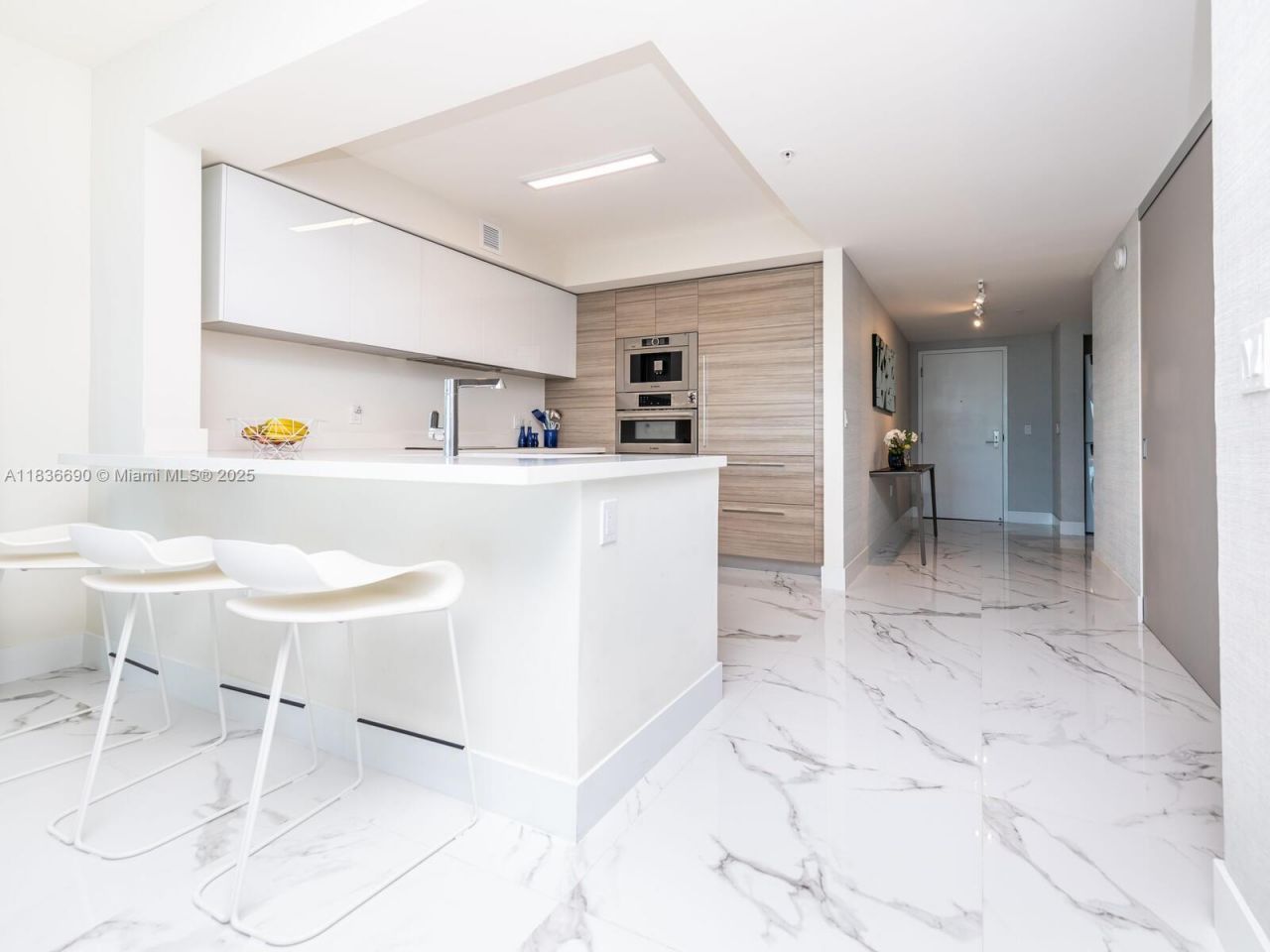 300 Sunny Isles Blvd, Unit 5-1605, Sunny Isles Beach, FL 33160 Photo