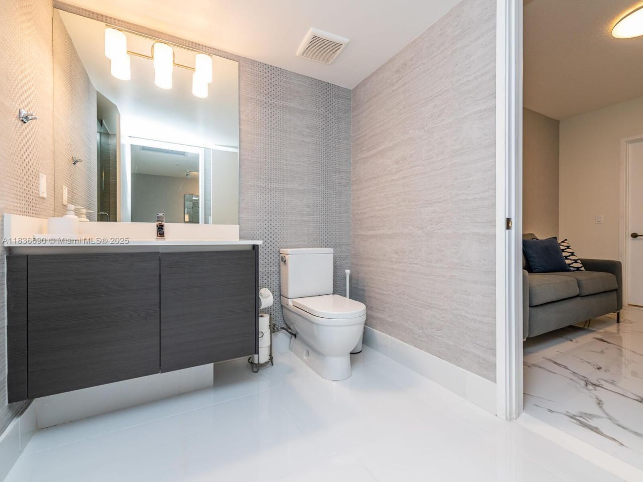 300 Sunny Isles Blvd, Unit 5-1605, Sunny Isles Beach, FL 33160 Photo