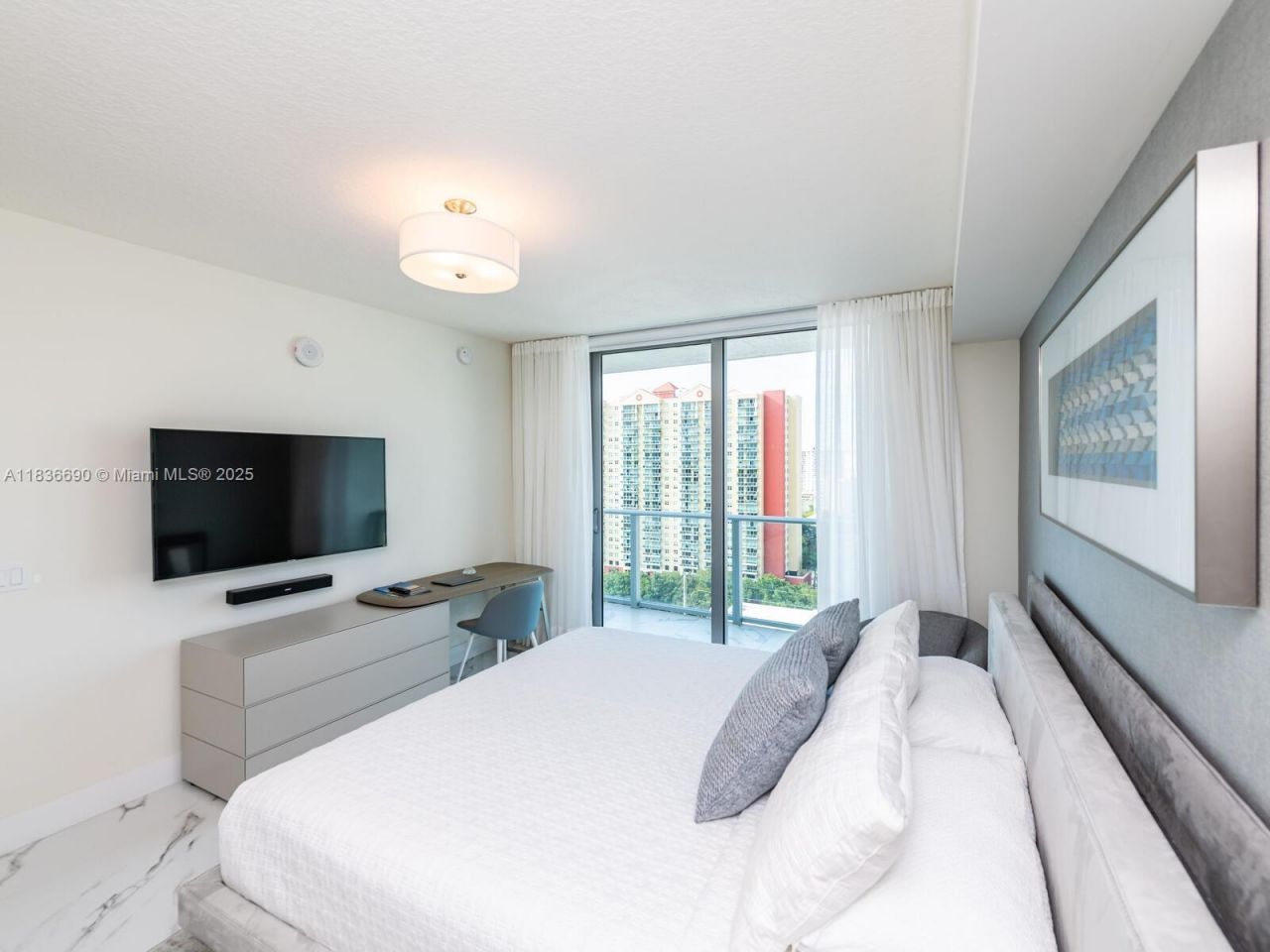 300 Sunny Isles Blvd, Unit 5-1605, Sunny Isles Beach, FL 33160 Photo