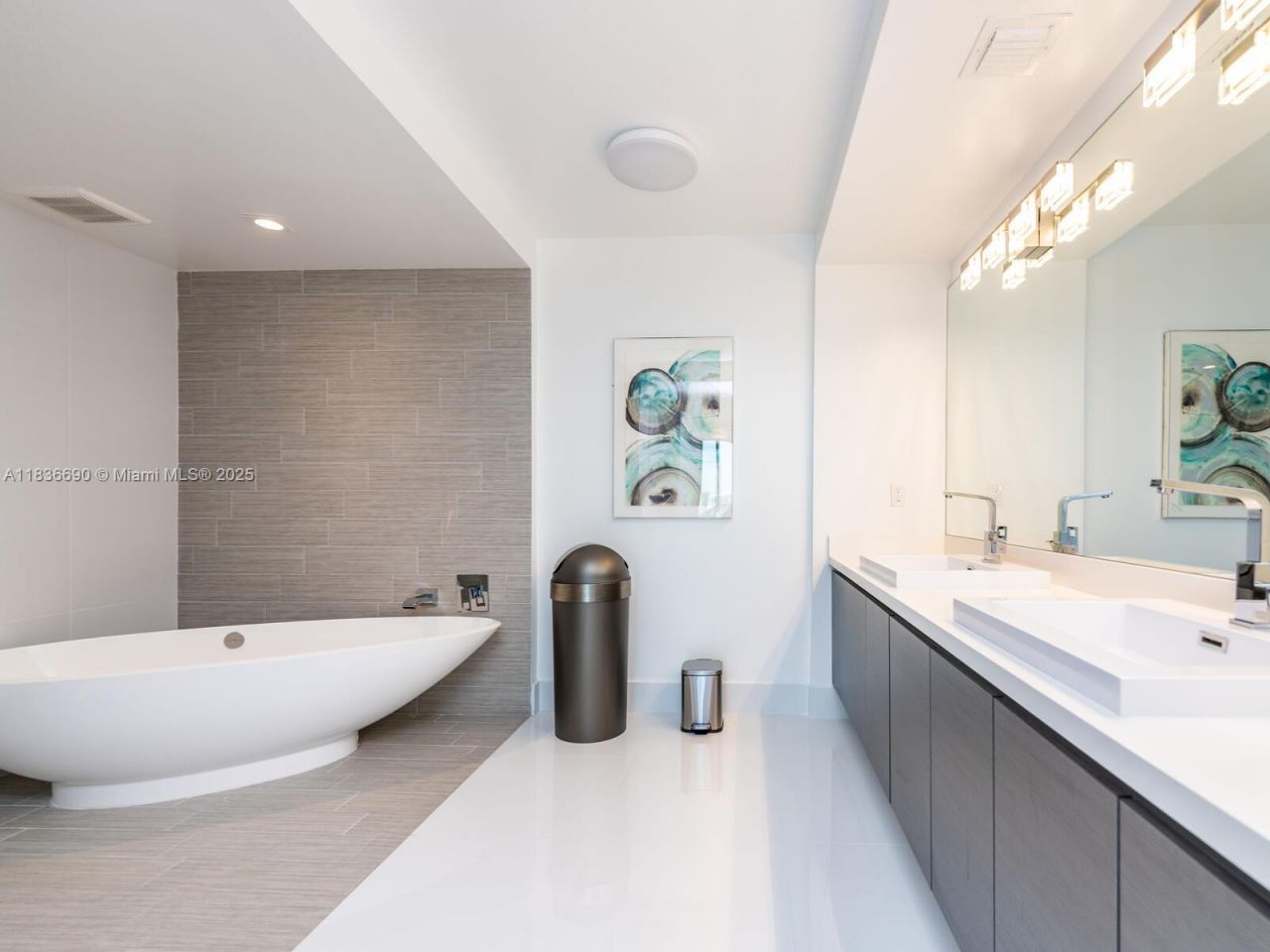 300 Sunny Isles Blvd, Unit 5-1605, Sunny Isles Beach, FL 33160 Photo