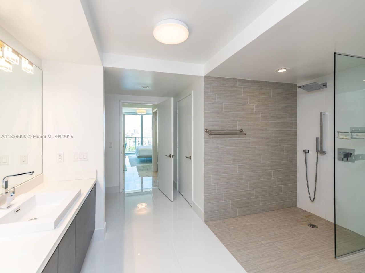 300 Sunny Isles Blvd, Unit 5-1605, Sunny Isles Beach, FL 33160 Photo