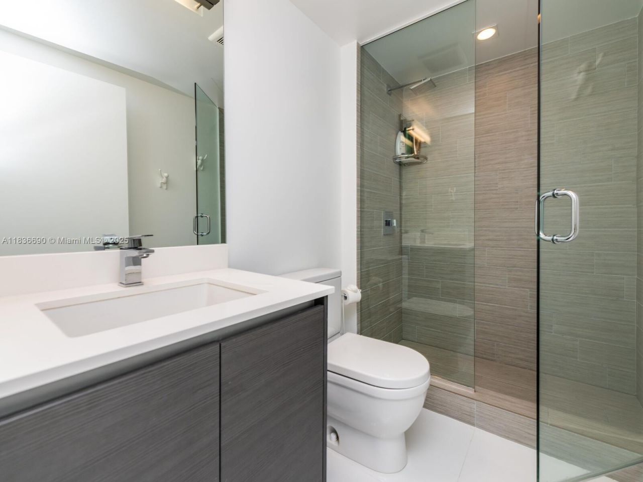 300 Sunny Isles Blvd, Unit 5-1605, Sunny Isles Beach, FL 33160 Photo