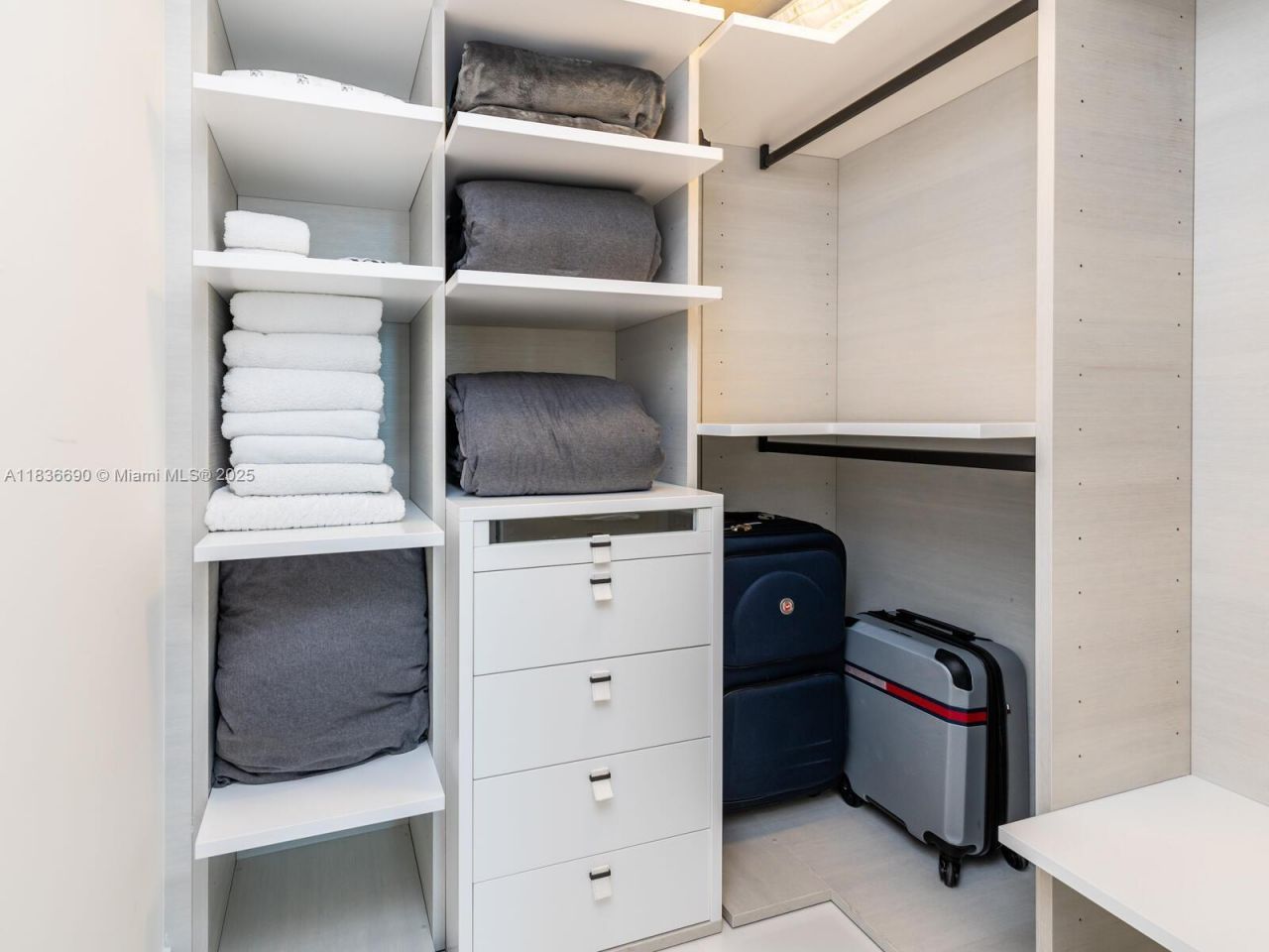 300 Sunny Isles Blvd, Unit 5-1605, Sunny Isles Beach, FL 33160 Photo