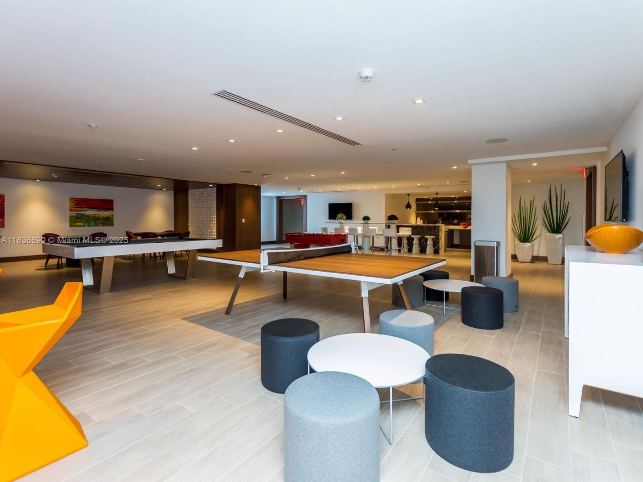 300 Sunny Isles Blvd, Unit 5-1605, Sunny Isles Beach, FL 33160 Photo