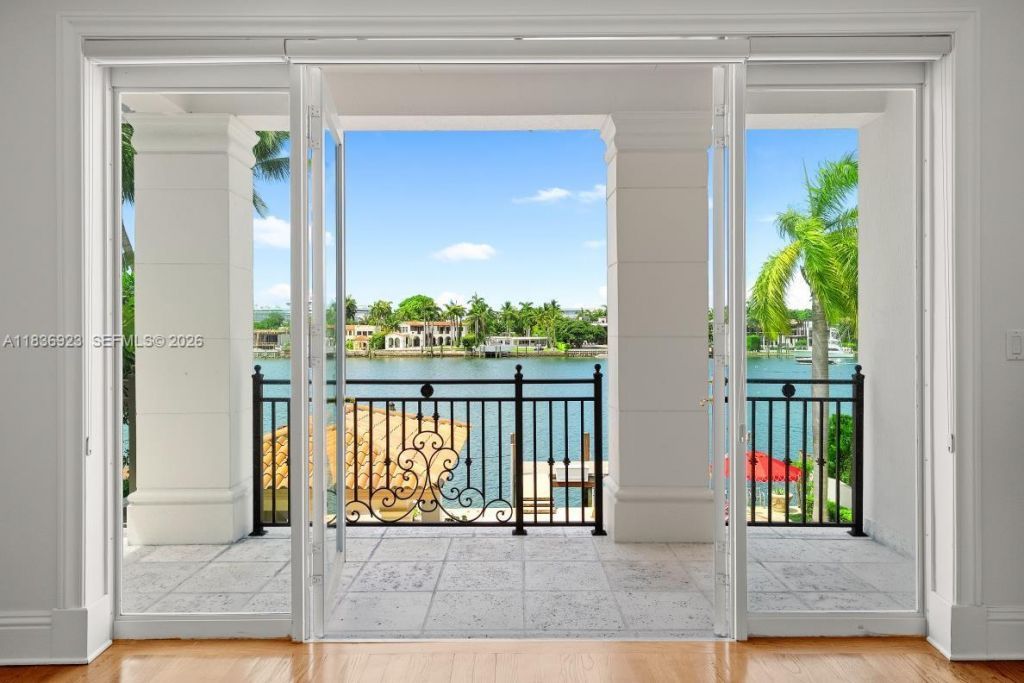 66 S Hibiscus Dr, Miami Beach, FL 33139 Photo