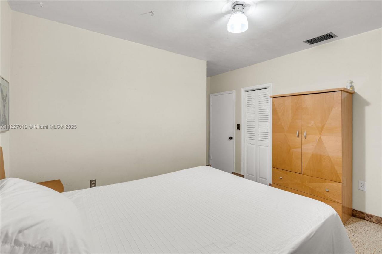 201 NW 14th Ave, Miami, FL 33125 Photo