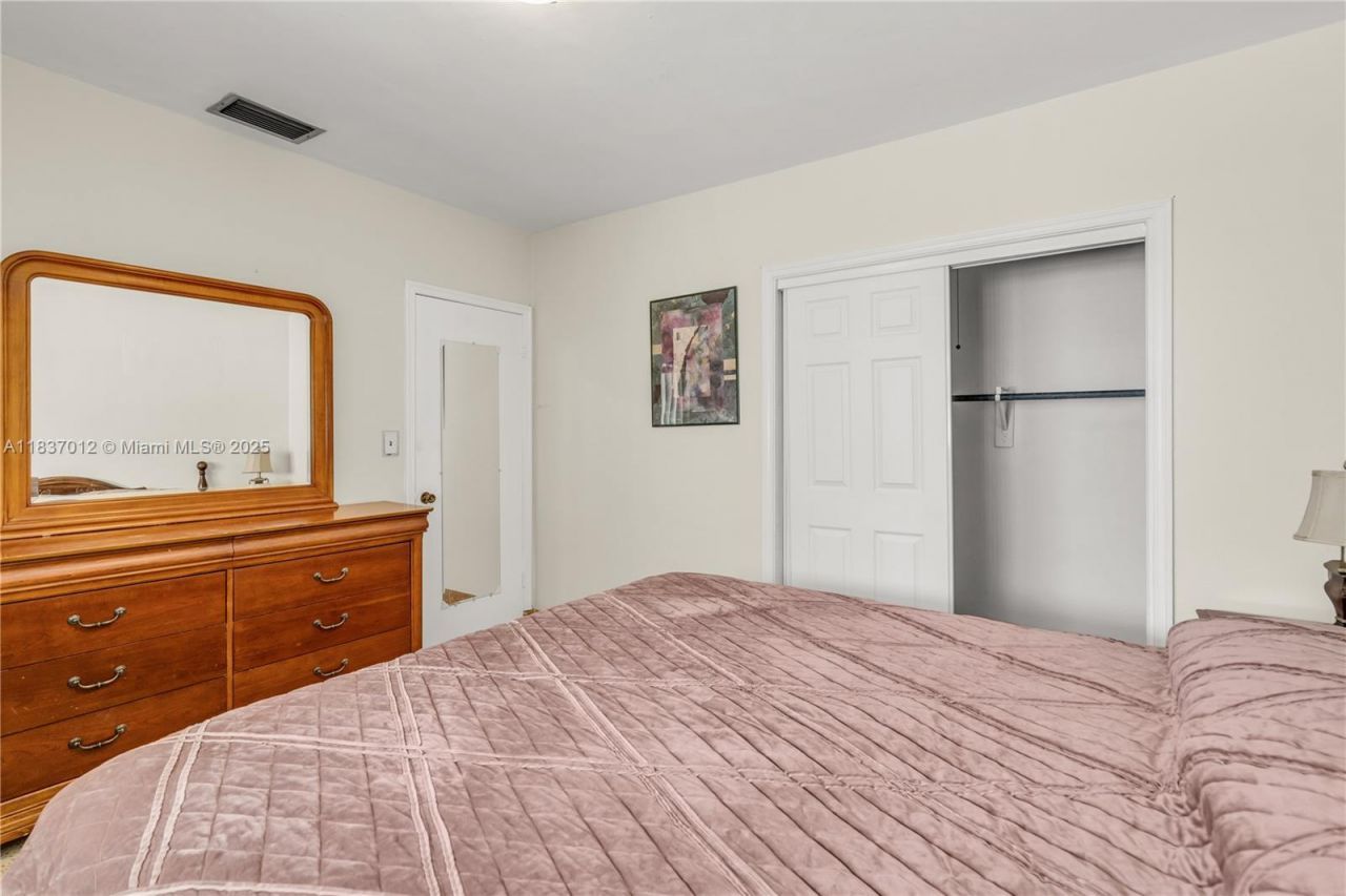 201 NW 14th Ave, Miami, FL 33125 Photo