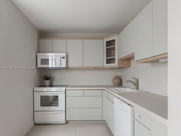 20379 W Country Club Dr, Unit 2636, Aventura, FL 33180