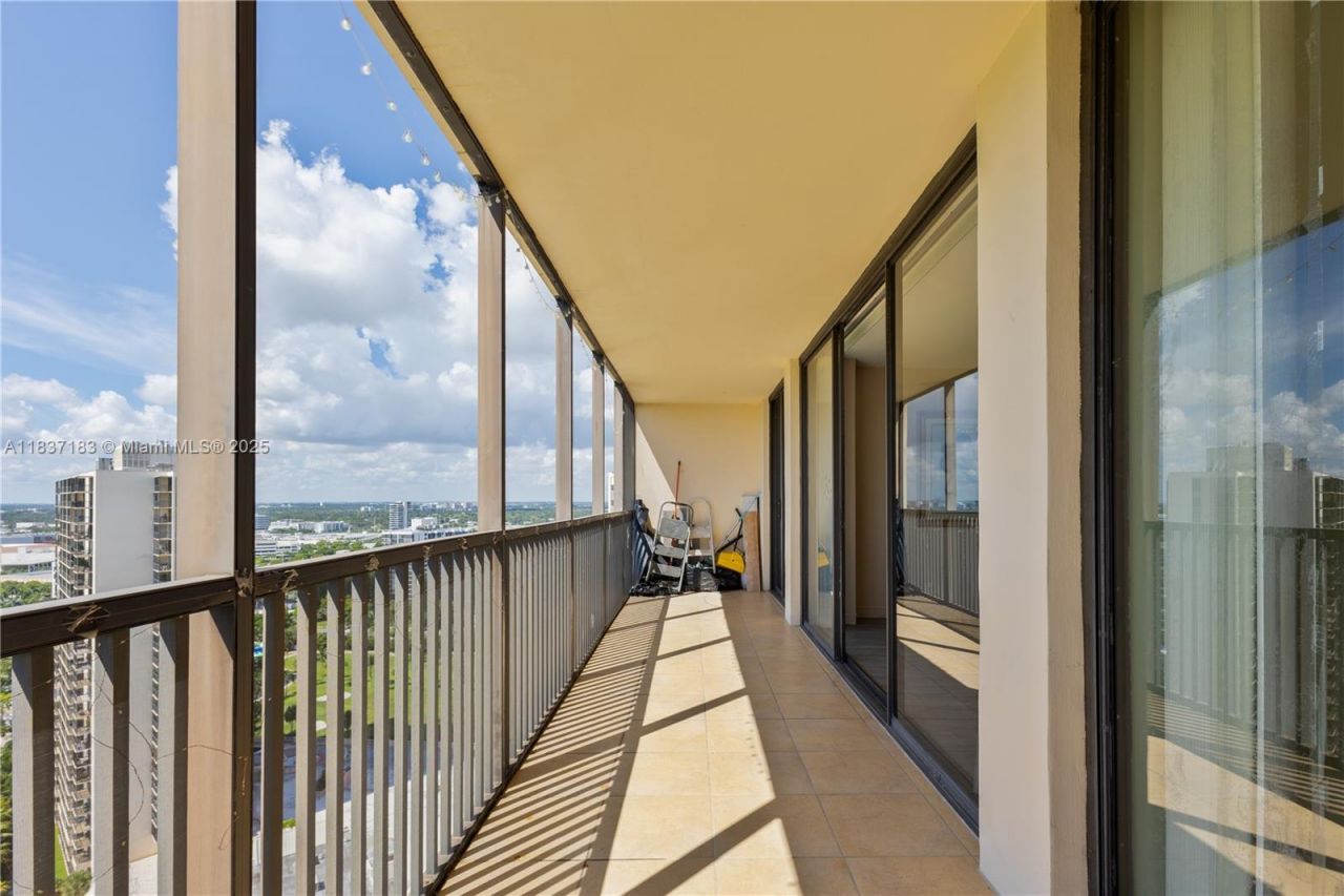 20379 W Country Club Dr, Unit 2636, Aventura, FL 33180 Photo