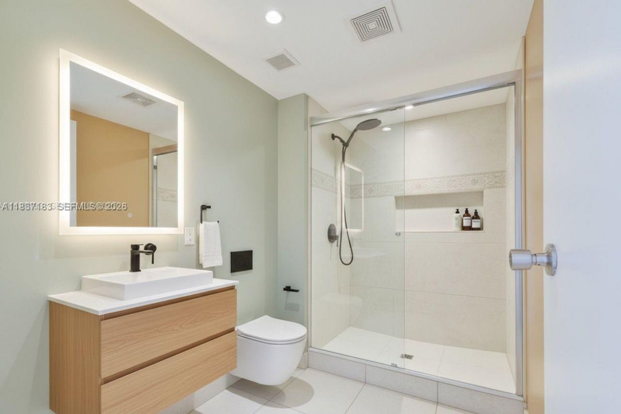 20379 W Country Club Dr, Unit 2636, Aventura, FL 33180 Photo