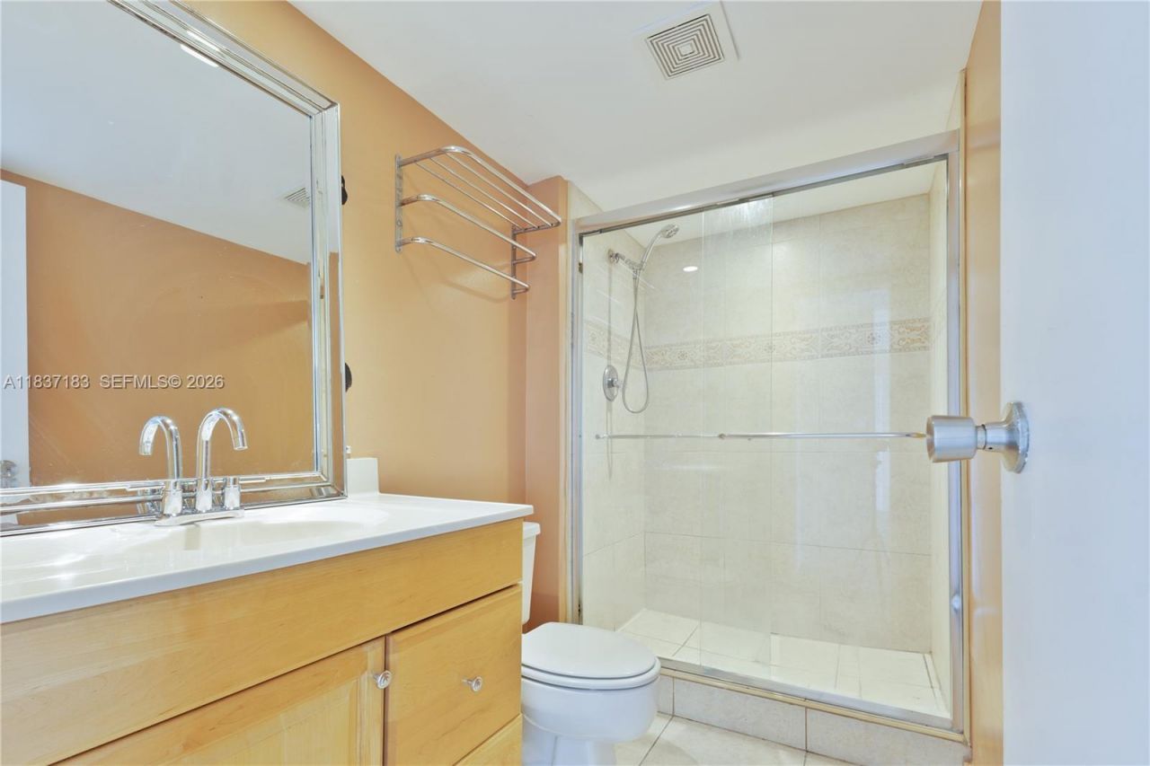 20379 W Country Club Dr, Unit 2636, Aventura, FL 33180 Photo