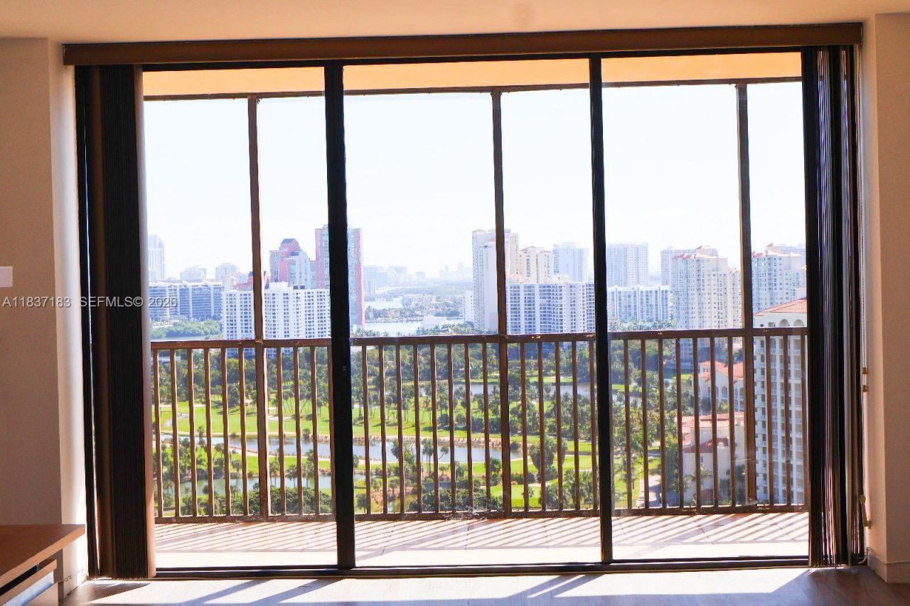 20379 W Country Club Dr, Unit 2636, Aventura, FL 33180 Photo